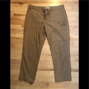 Slim cropped Gap khakis, stretch, size 8.